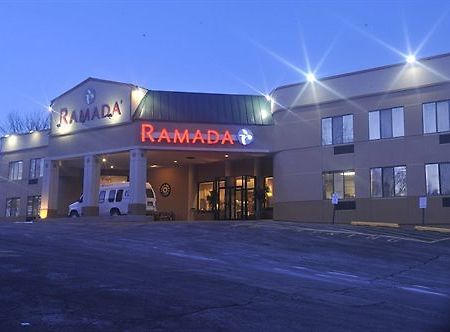 Hotel Ramada By Wyndham Newburgh/West Point Exterior foto