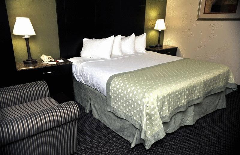 Hotel Ramada By Wyndham Newburgh/West Point Exterior foto