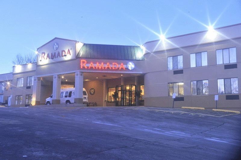 Hotel Ramada By Wyndham Newburgh/West Point Exterior foto